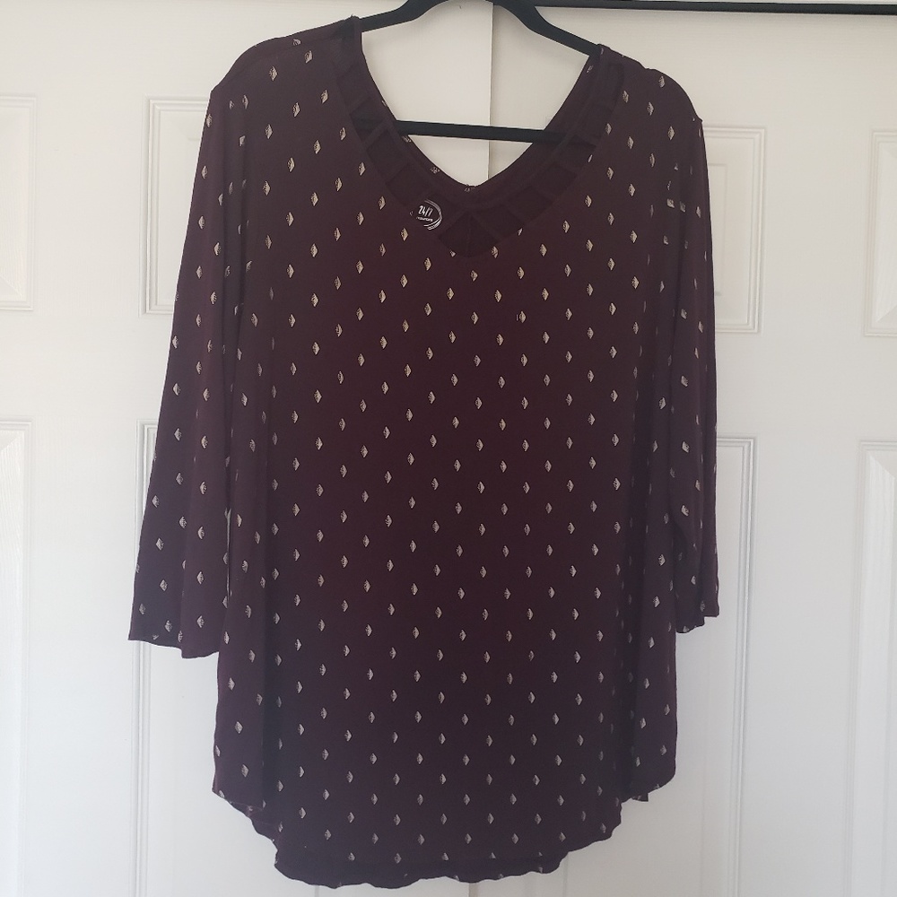 Used Maurices Burgandy V- Neck Knit Top Size 2